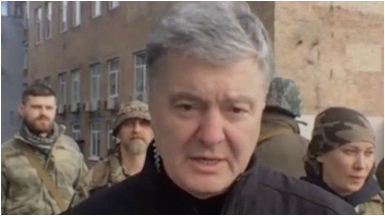 Former Ukrainian President Poroshenko Picks Up Rifle In Defence Of Country